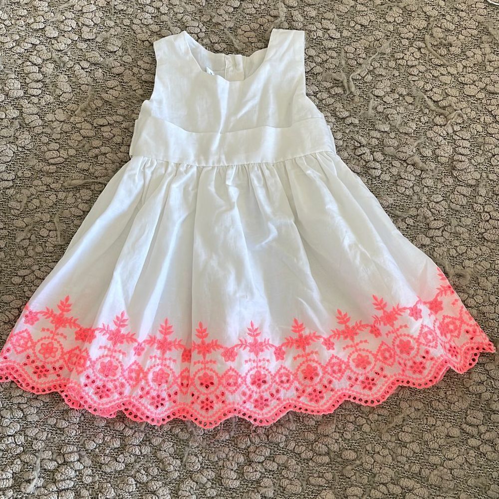 Infant Girl Dress-white with hot pink eyelet trim. 100% silk Size 16 6-9 months‎